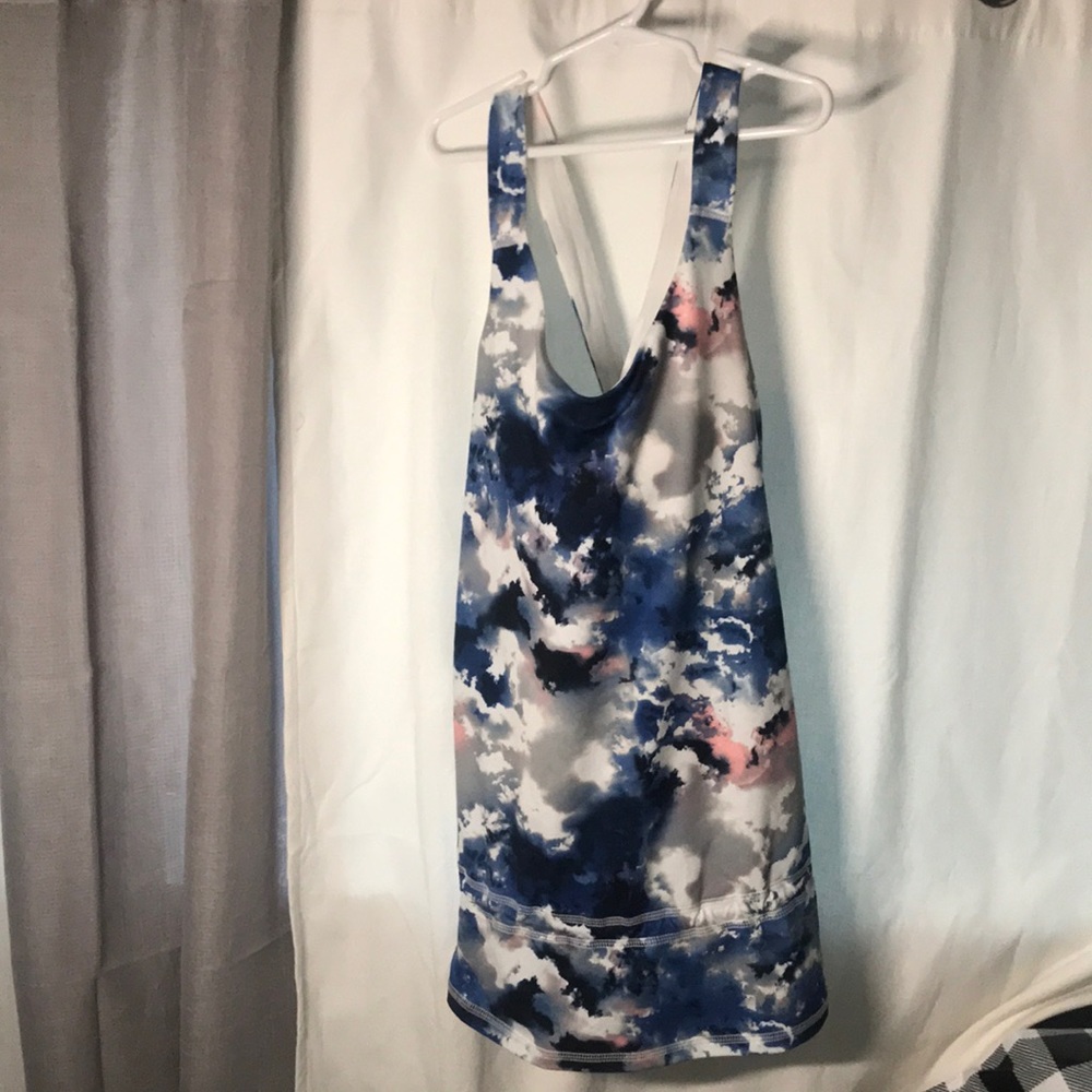 Lucy athletic top p2p 14 size S